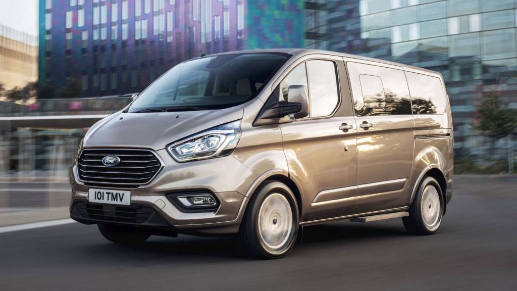 Ford Custom Tourneo 8 & 9 Seat Minibus Sales | Discounts | Finance ...